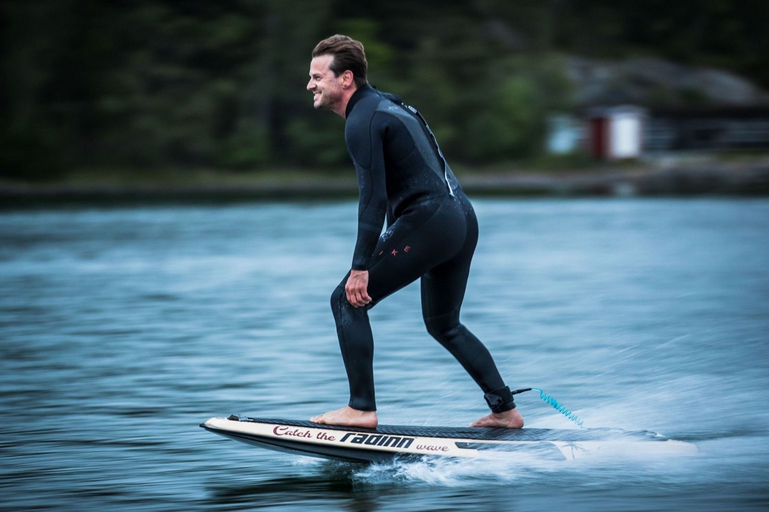 ηλεκτρικό surfboard