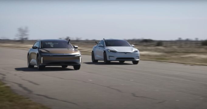 tesla model s plaid vs lucid air dream edition