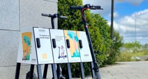 charge me ηλεκτρικά πατίνια ηλεκτρικά ποδήλατα σταθμός φόρτισης θέση στάθμευσης κλείδωμα (3)