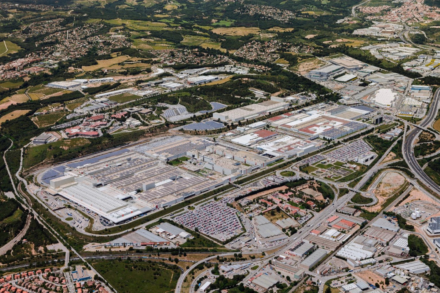 seat cupra vw group valencia factory μπαταρίες evs 2022 επένδυση suv (1)