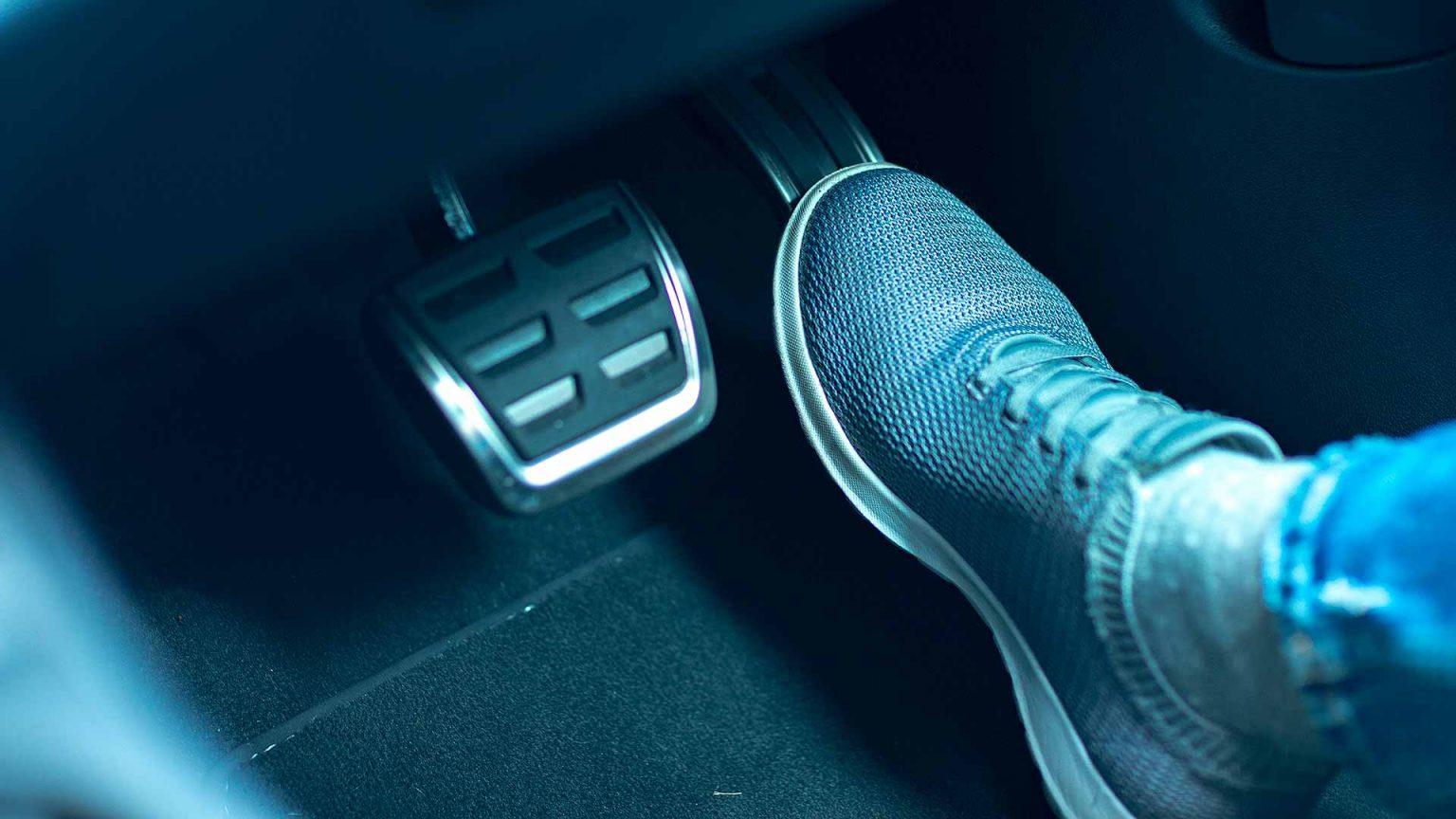 Τι είναι το one pedal driving στα EVs; one pedal driving regenerative braking (2)