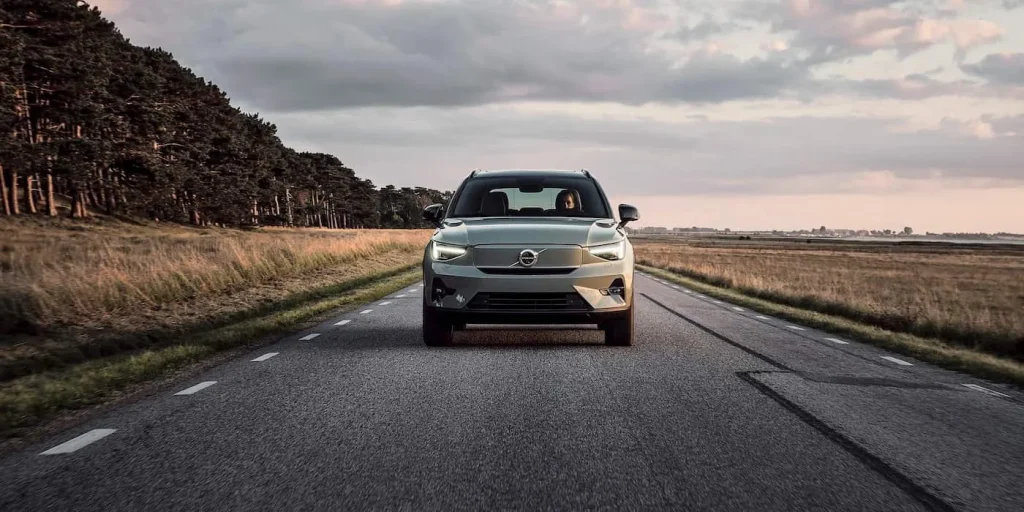 Έρχεται το “φθηνότερο και μικρότερο” Volvo EX30 volvo xc40