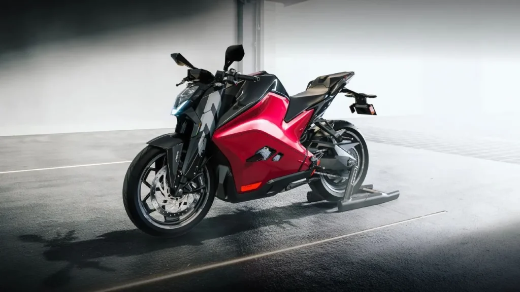 Ηλεκτρική “street” με τελική 195 Km/h από την Ultraviolette στην EICMA 2023