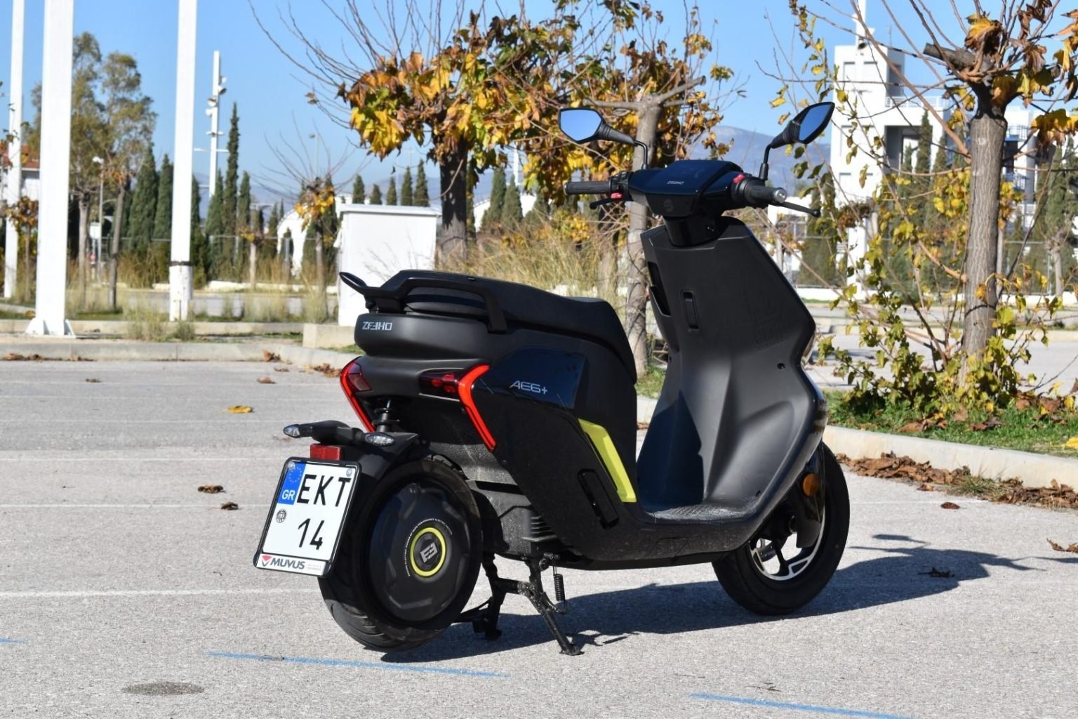 tipoi ilektrokinitiron ilektrika skouter motosykletes zeeho (3)