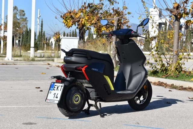 tipoi ilektrokinitiron ilektrika skouter motosykletes zeeho (3)