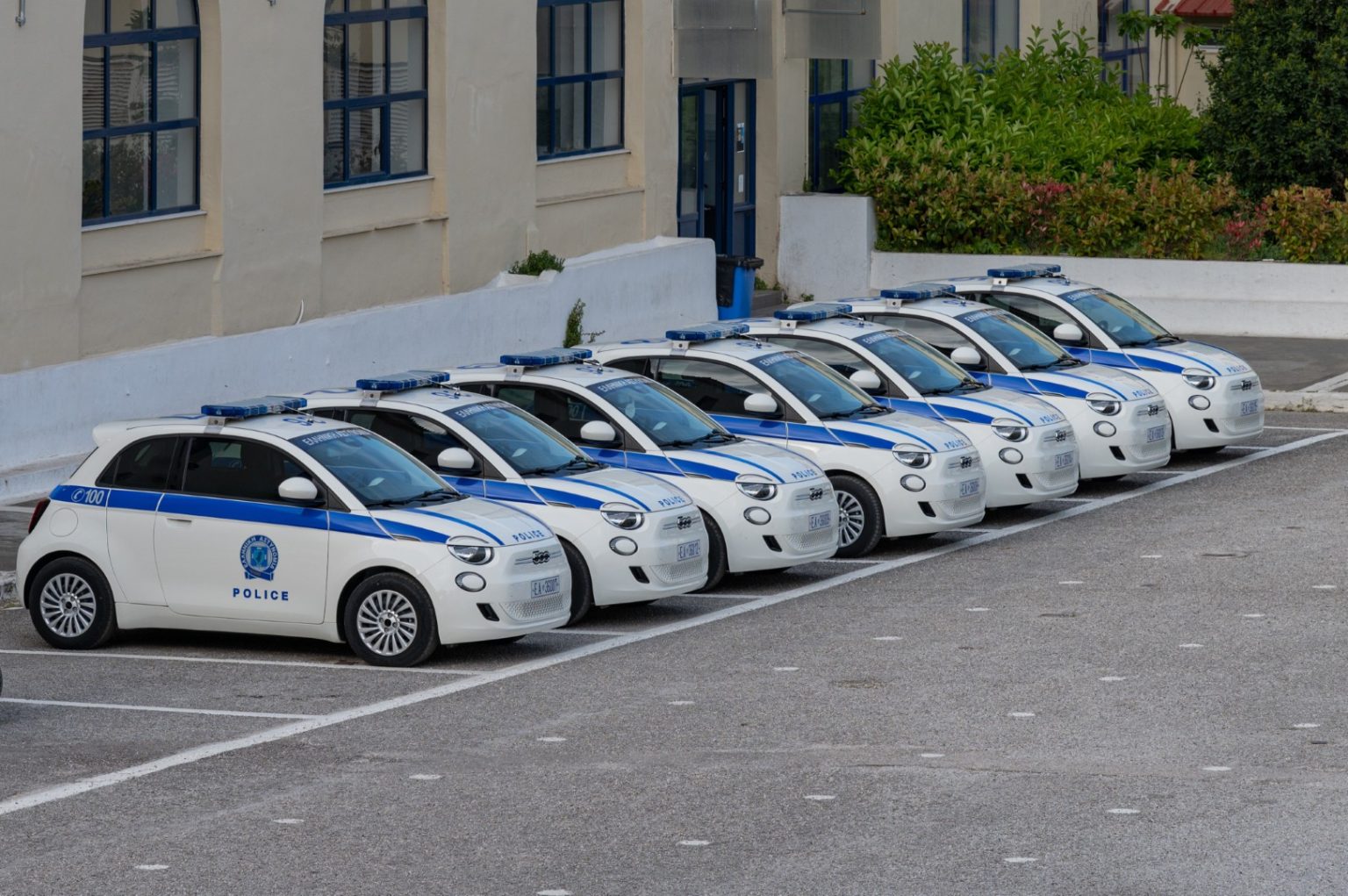 FIAT500ePolicecars_1
