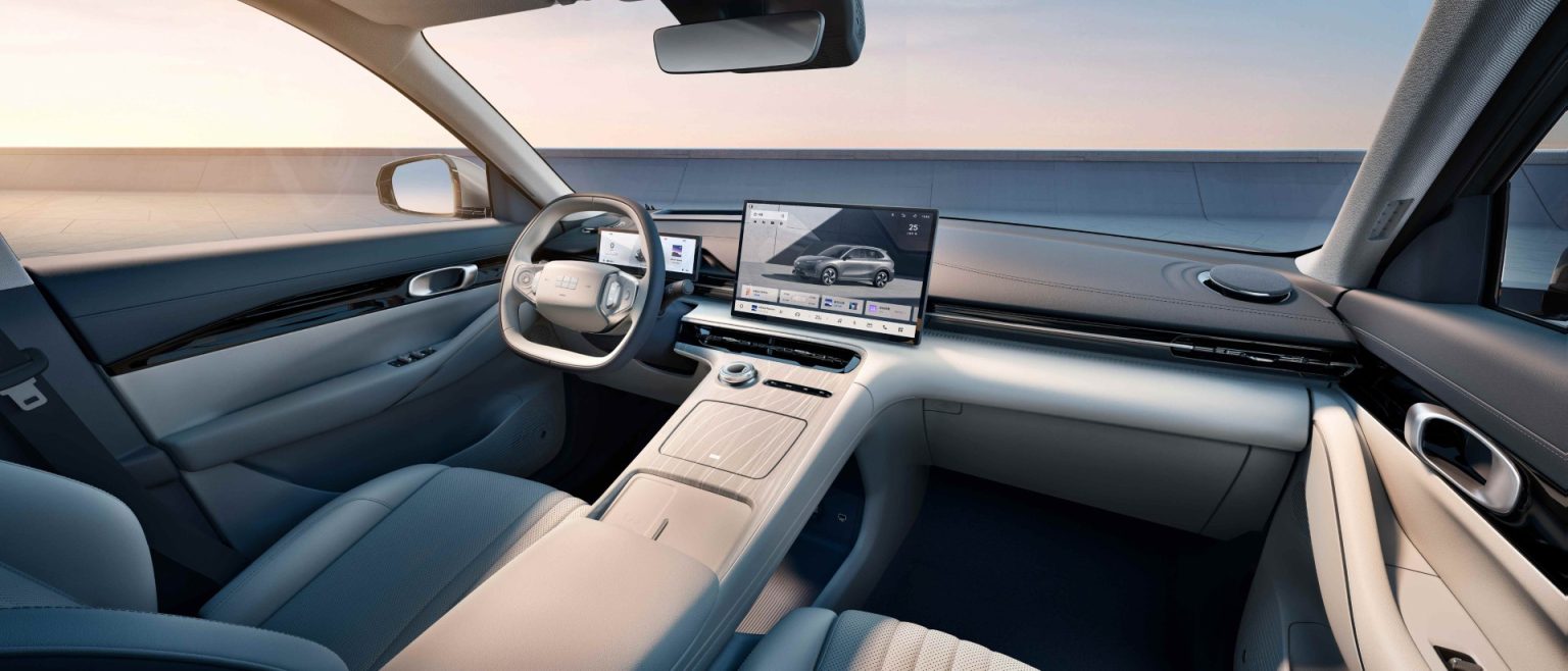 Η Geely παρουσιάζει το πρώτο στον κόσμο ολοκληρωμένο σύστημα τεχνητής νοημοσύνης για έξυπνα οχήματα Geely AI - Smart cockpit
