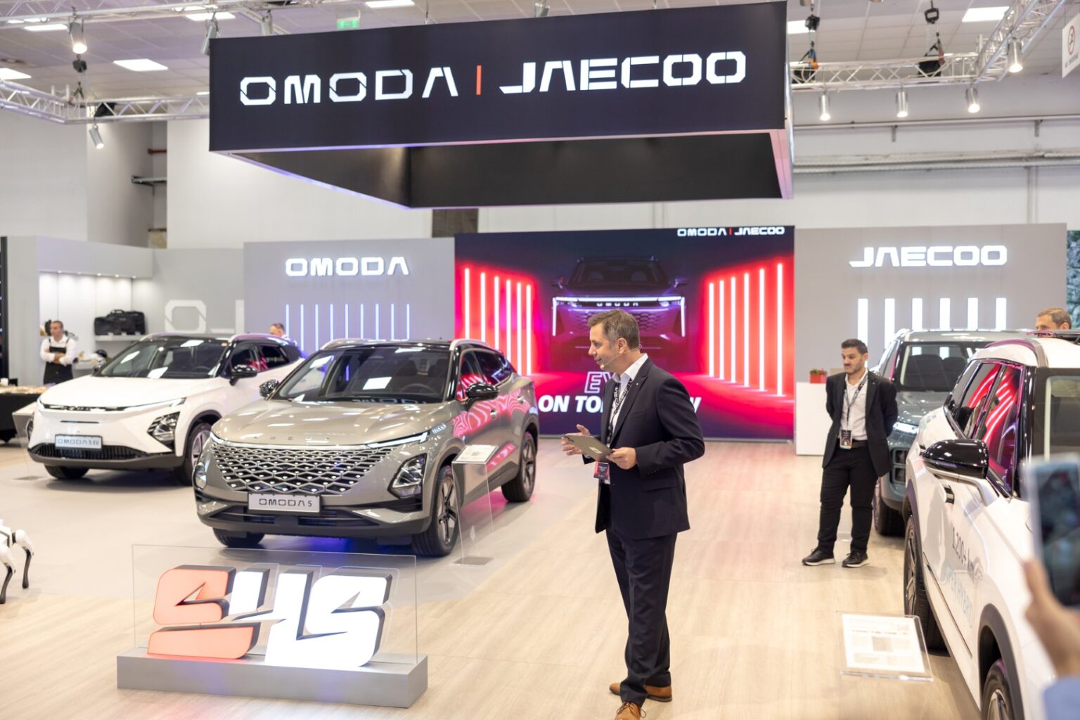 OMODA & JAECOO: Παρουσίασε επίσημα το OMODA 9 SHS στην Auto Thessaloniki 2025 omoda 9