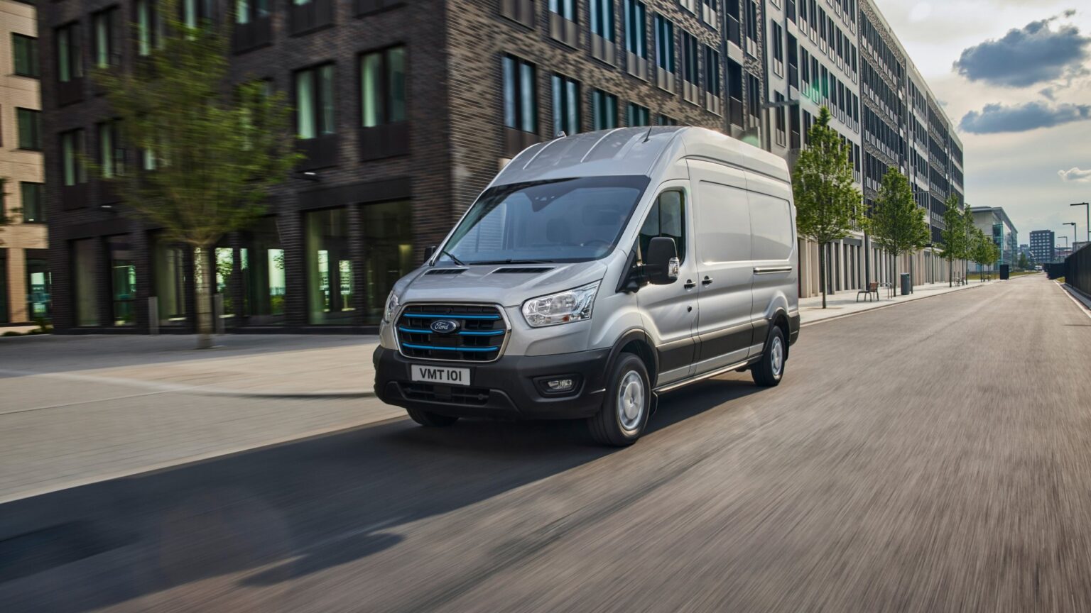 Το αμιγώς ηλεκτρικό E-Transit της Ford Pro ετοιμοπαράδοτο στις εκθέσεις των Επίσημων Εμπόρων Ford στην Ελλάδα Ford E-Transit_01