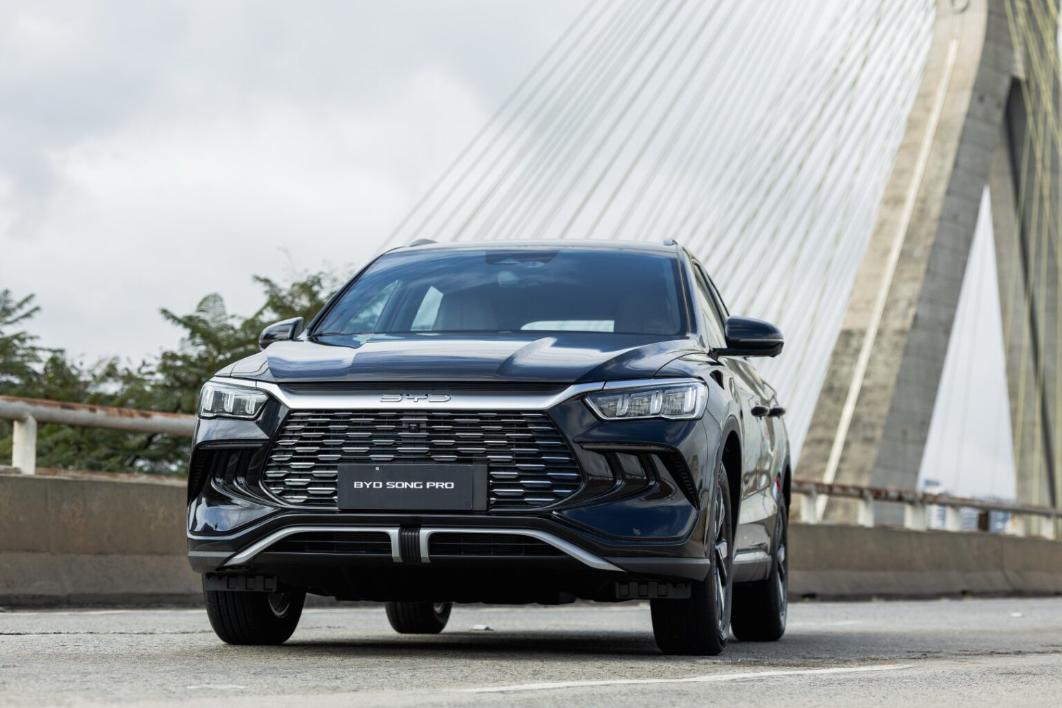 Η BYD λανσάρει μοντέλο Super Hybrid συμβατό με βιοκαύσιμα byd song pro super hybrid yvridiko viokaysima (3)