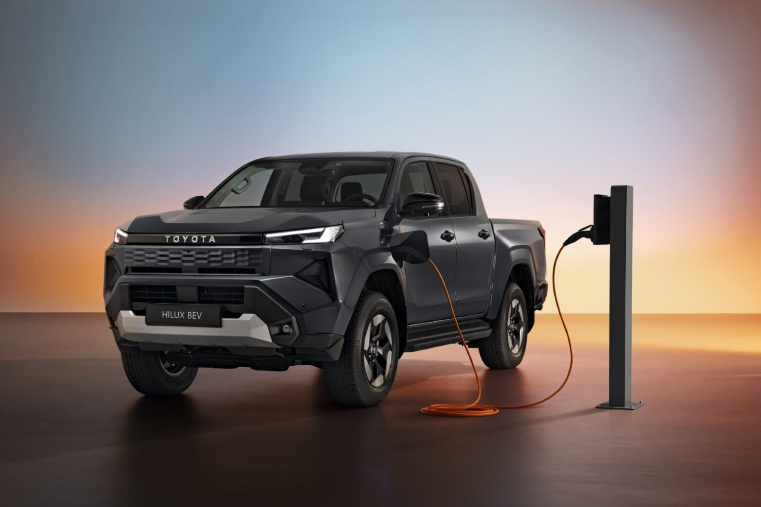Το νέο Toyota Hilux είναι (και) ηλεκτρικό! toyota hilux ilektriko (2)