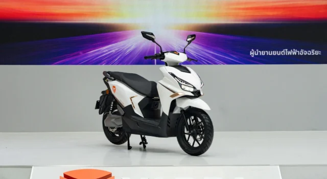 yadea velax sodium battery eicma 2025 ilektriko skouter (1)