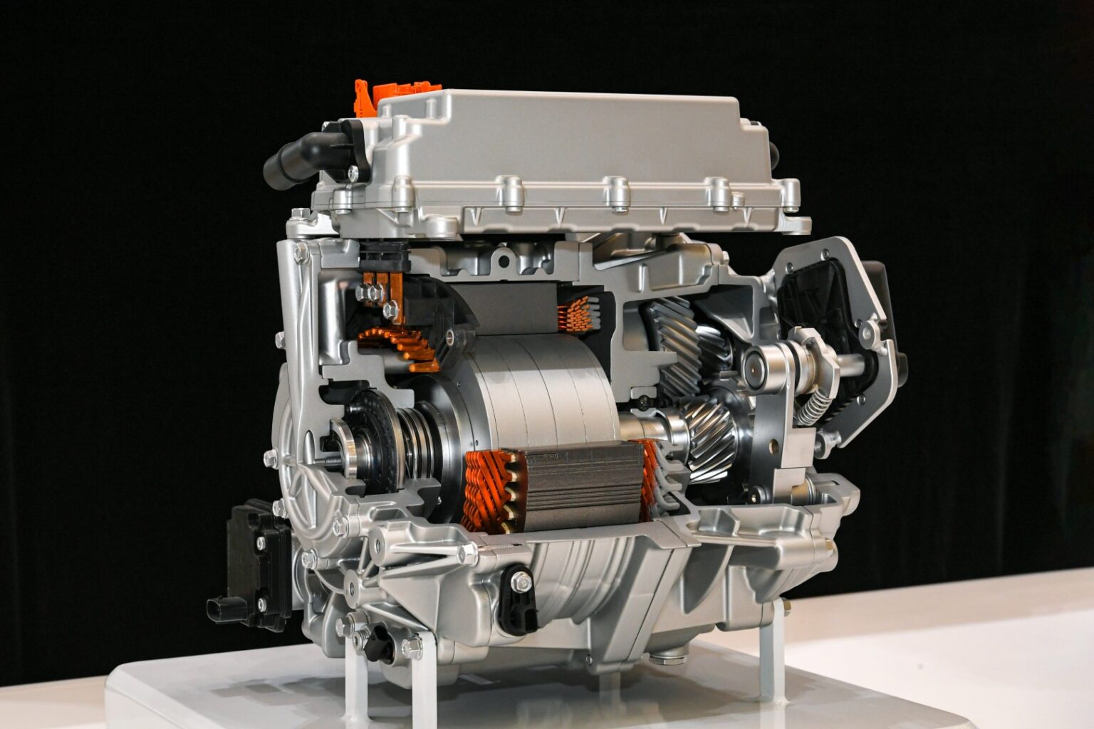 Νέο ηλεκτρικό powertrain 215 ίππων από τη Hyundai Mobis 160 kW PE시스템