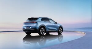 Deepal S05 PHEV exterior blue