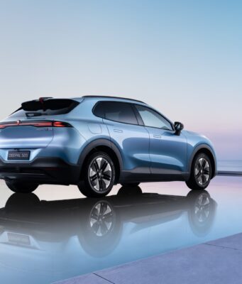 Deepal S05 PHEV exterior blue