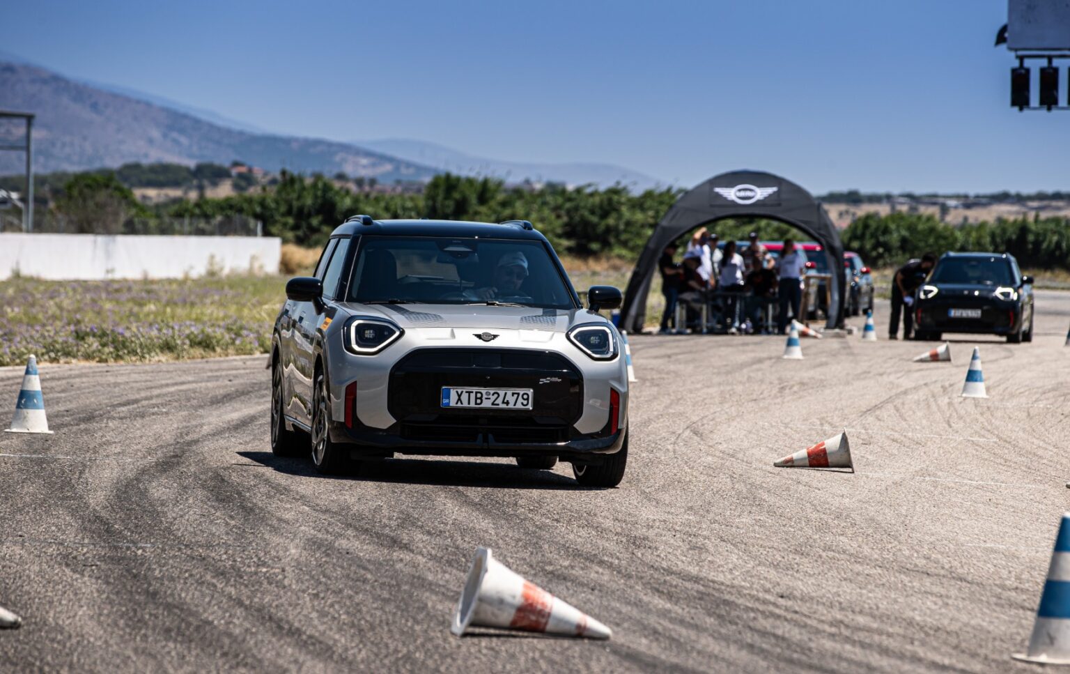 mini john cooper works megara driving academy (17)